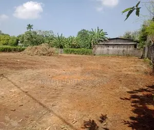 HIGHLY RESIDENTIAL/COMMERCIAL 20P LAND FOR SALE AT LAKE DRIVE COLOMBO 