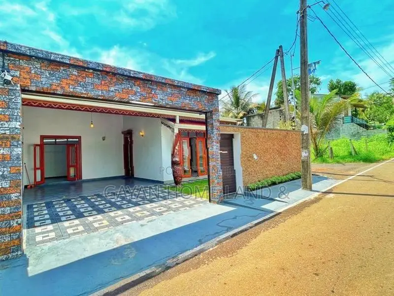 Brand New Uncommon Luxury Design Single Storey House in Piliyandala