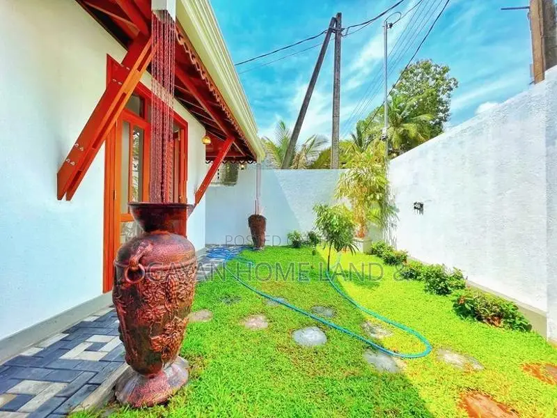 Brand New Uncommon Luxury Design Single Storey House in Piliyandala