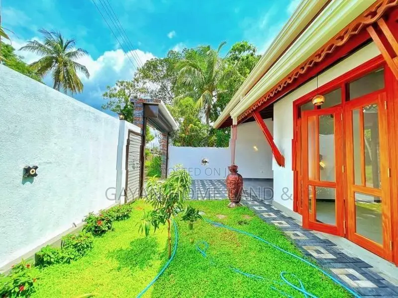 Brand New Uncommon Luxury Design Single Storey House in Piliyandala