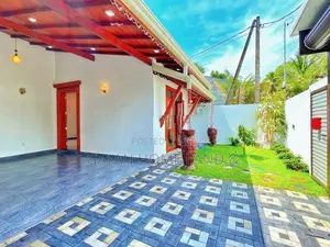 Brand New Uncommon Luxury Design Single Storey House in Piliyandala