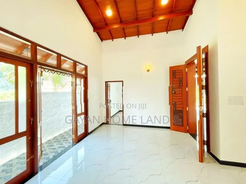 Brand New Uncommon Luxury Design Single Storey House in Piliyandala