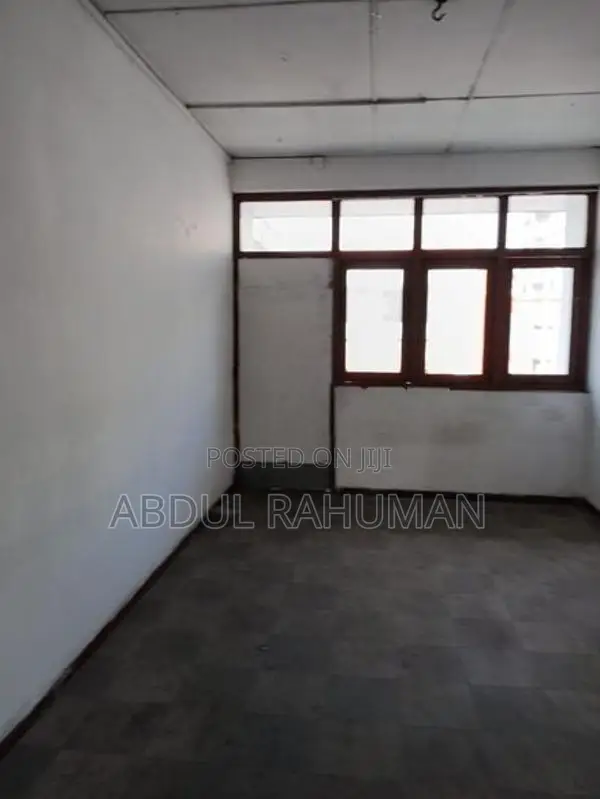 Commercial Space ( 2nd Floor ) Colombo 4