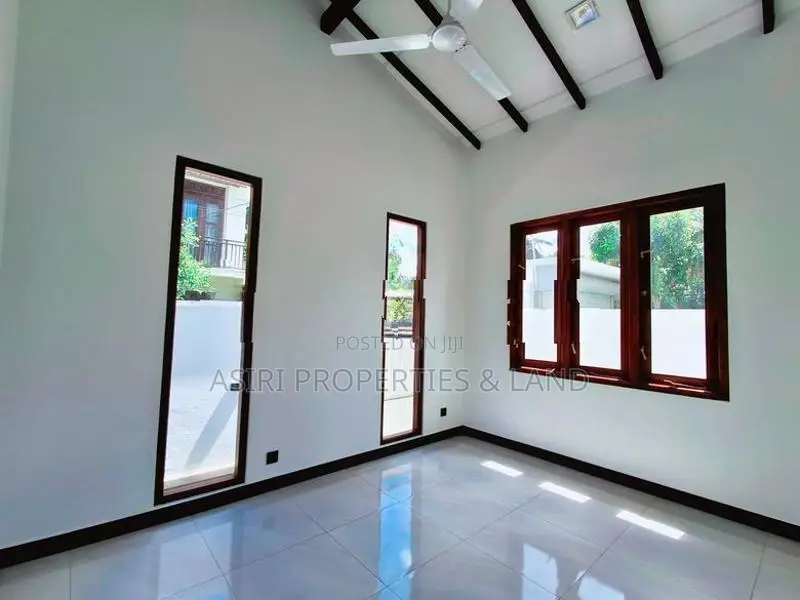නිදන කාමර 3ක නිවස විකිණීමට PILIYANDALA POLGASOWITA