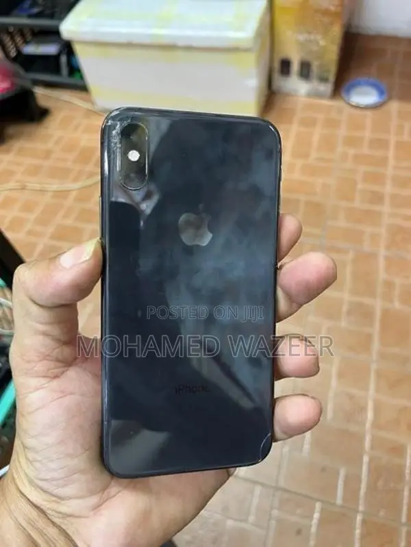 Apple iPhone XS (Used)