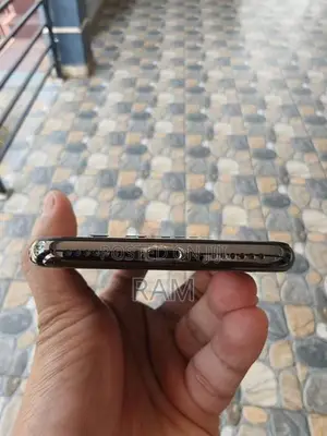 Apple iPhone X (Used)