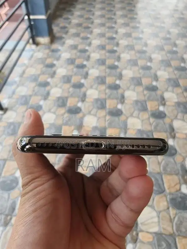 Apple iPhone X (Used)