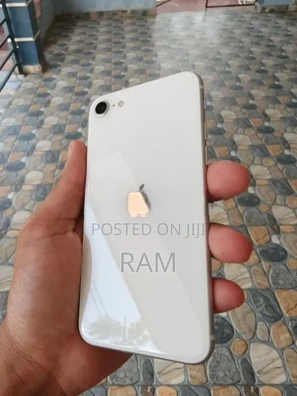 Apple iPhone SE 2 (Used)