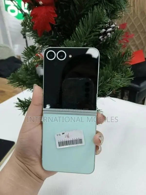 Samsung Galaxy Z Flip 6 256GB|12GB RAM 5G (Used)