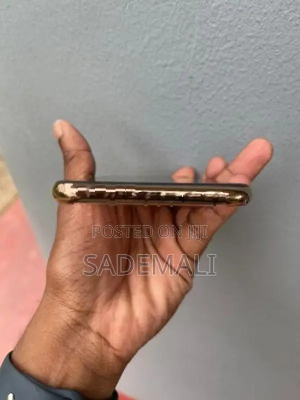 Apple iPhone 11 Pro (Used)