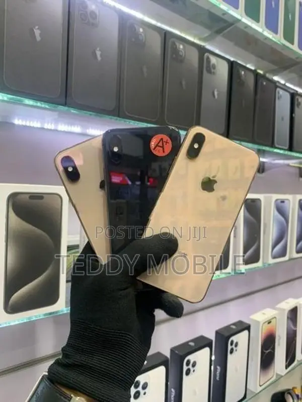 Apple iPhone XS (Used)