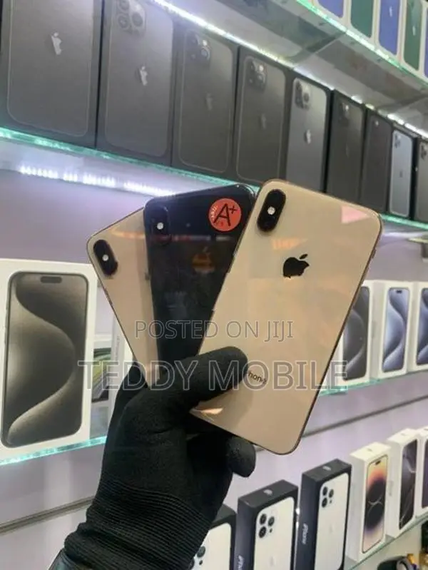 Apple iPhone XS (Used)