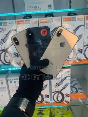Apple iPhone XS (Used)