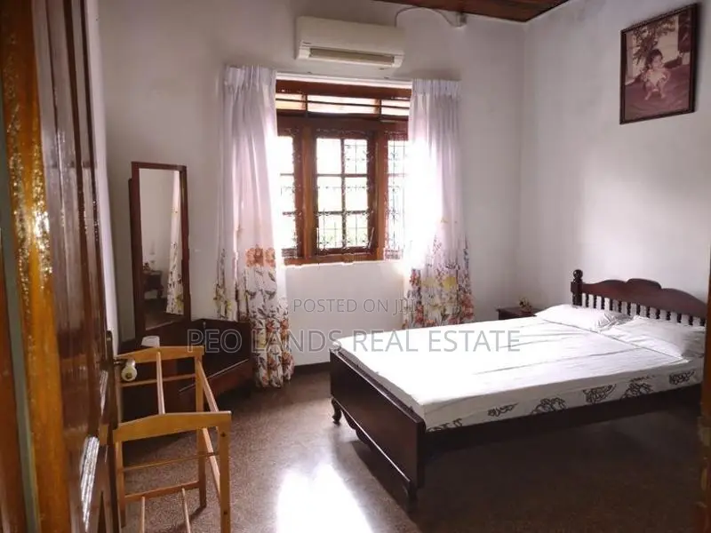 (PH935) Two Storey House for Sale in Nugegoda