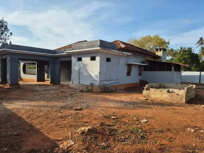 அருமையான வாய்ப்பு உரும்புராயில் காணித் துண்டுகள் விற்பனைக்கு உண்டு