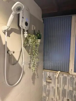 30 Rooms Luxury Hotel for Rent in Col 4