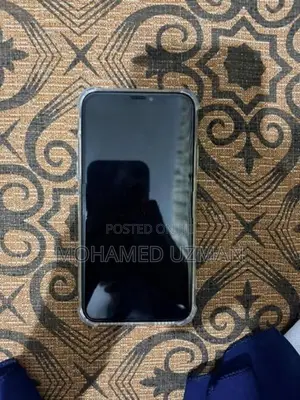 Apple iPhone XS (Used)