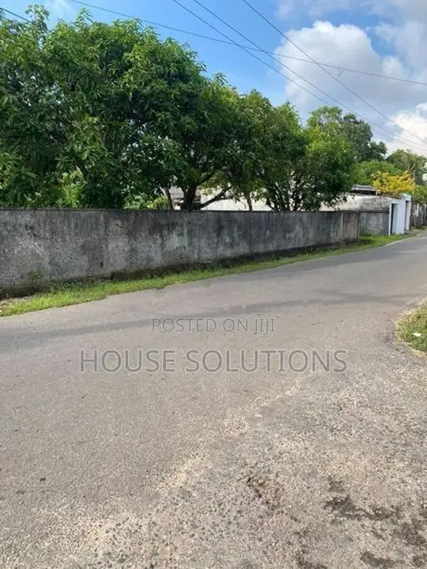 Land For Sale – Katubedda, Moratuwa Walking Distance To Galle Road