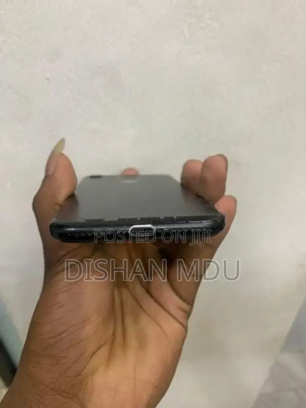 Apple iPhone 7 (Used)