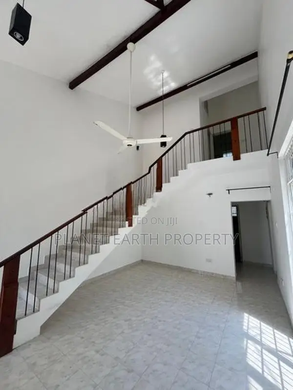 Luxury Three Bedroom House at Lion city