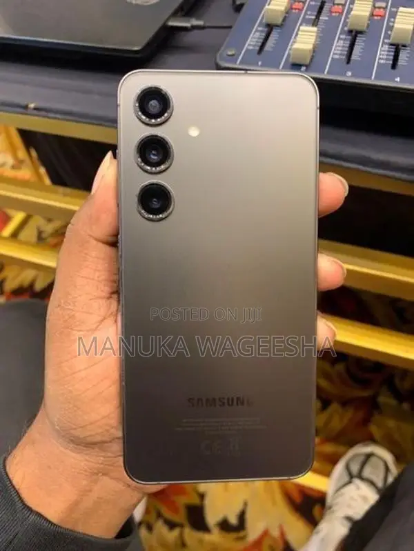 Samsung Galaxy S24 (Used)