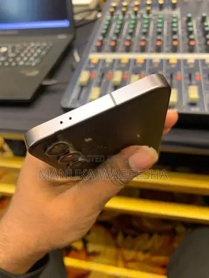Samsung Galaxy S24 (Used)