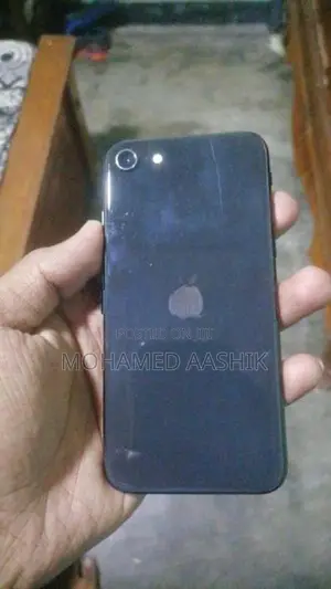 Apple iPhone SE 2 (Used)