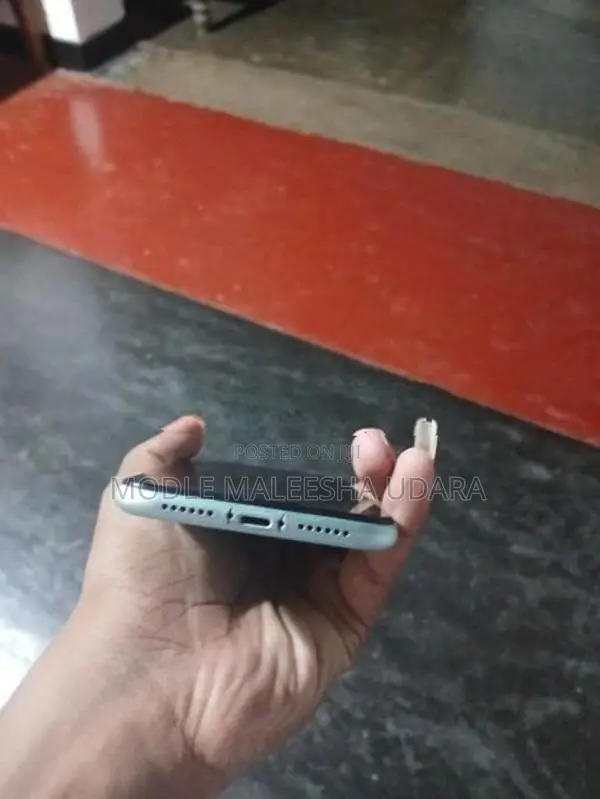 Apple iPhone 11 (Used)