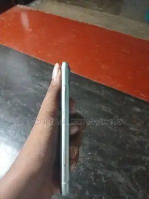 Apple iPhone 11 (Used)