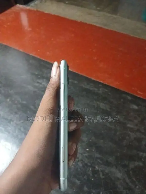 Apple iPhone 11 (Used)