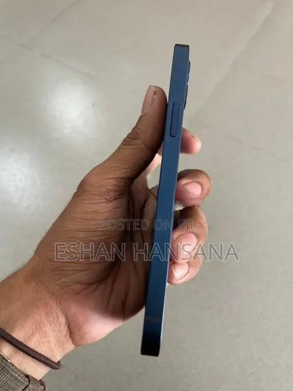 Apple iPhone 12 (Used)