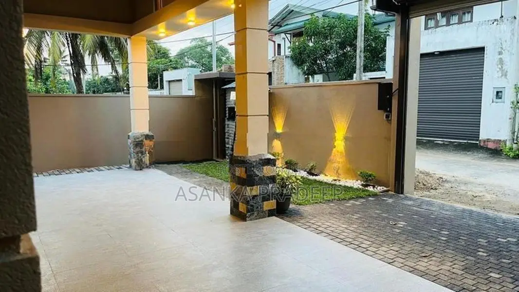 අලුතින්ම ඉදිකරන ලද අතිසුඛෝපබෝගී තනිමහල් නිවස මත්තෙගොඩින් විකිනීමට(fui2