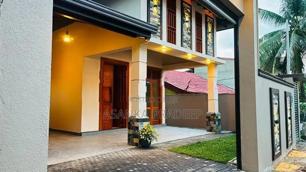 අලුතින්ම ඉදිකරන ලද අතිසුඛෝපබෝගී තනිමහල් නිවස මත්තෙගොඩින් විකිනීමට(fui2