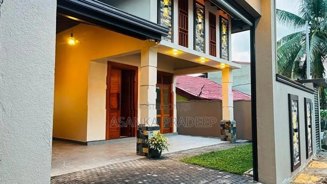 අලුතින්ම ඉදිකරන ලද අතිසුඛෝපබෝගී තනිමහල් නිවස මත්තෙගොඩින් විකිනීමට(fui2