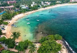 තලල්ල සංචාරක වෙරල තිරය ලගින් ඉඩමක්