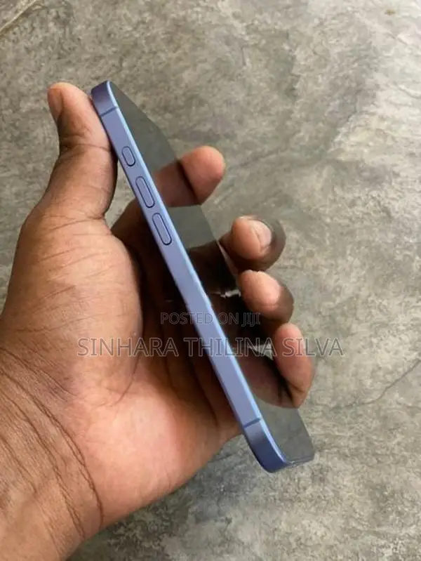 Apple iPhone 16 (Used)