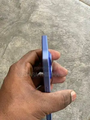 Apple iPhone 16 (Used)