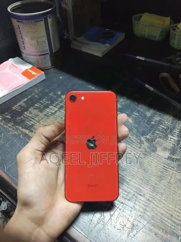 Apple iPhone SE 2 (Used)