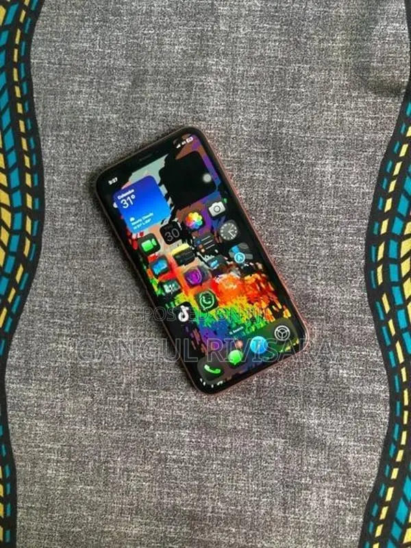 Apple iPhone XR (Used)