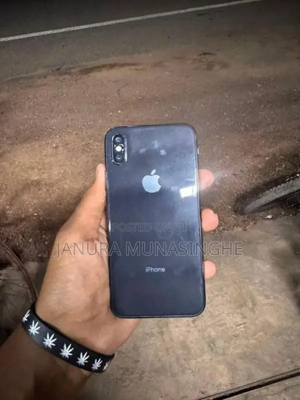 Apple iPhone X (Used)