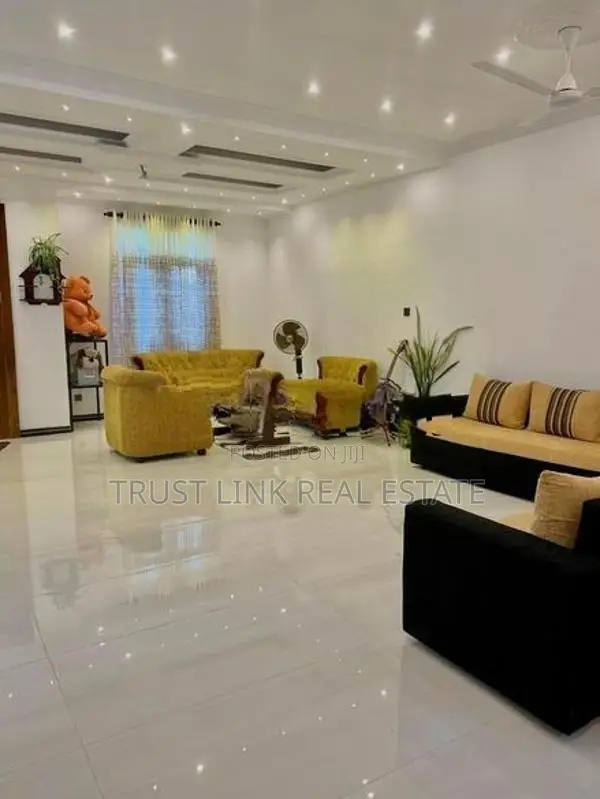 Luxury 3-Story Residence In Kandana – 300m To Negombo Rd