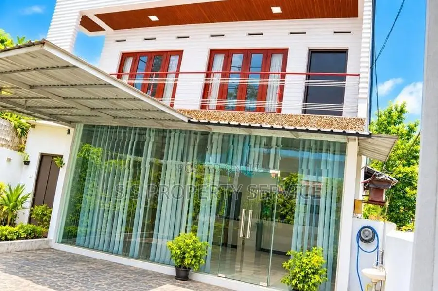 Matara-Commercial Building With Two-Storey House For Sale (Sspb-201)