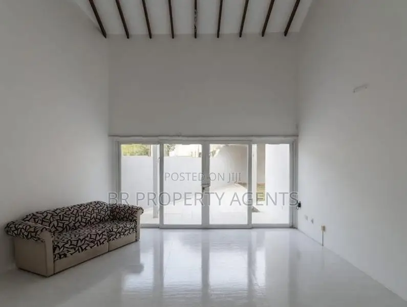 Single Storey House for Sale in Athurugiriya