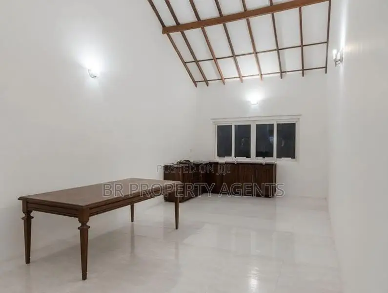 Single Storey House for Sale in Athurugiriya