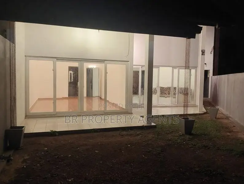 Single Storey House for Sale in Athurugiriya