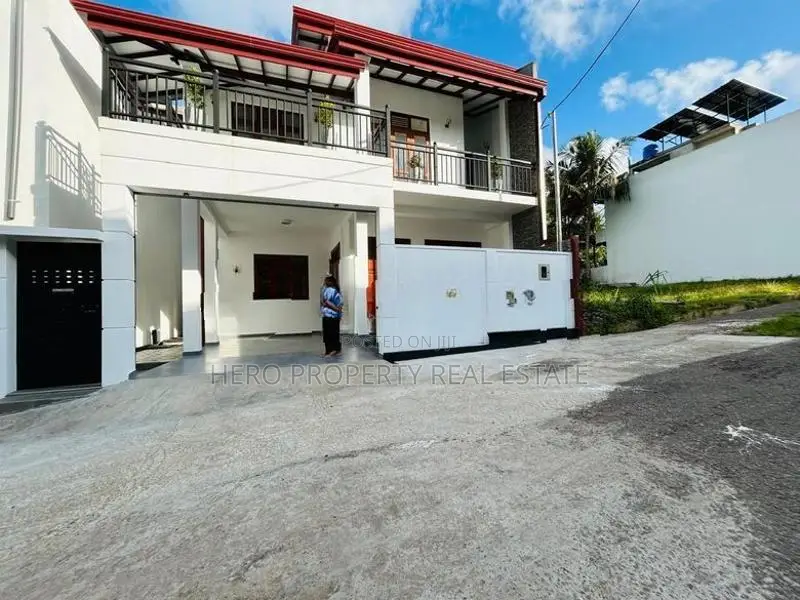 Unique Designed Brand New House For Sale In Piliyandala