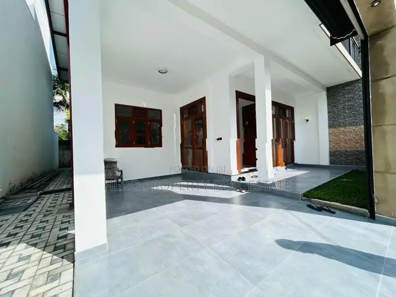 Unique Designed Brand New House For Sale In Piliyandala