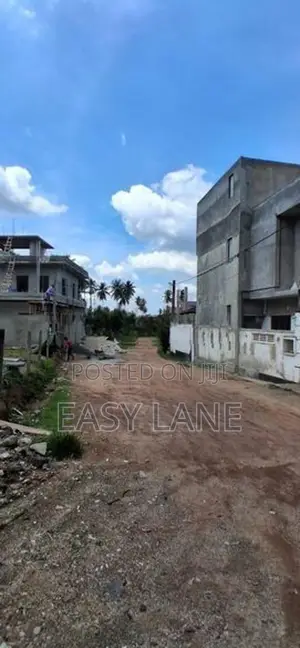 වේයන්ගොඩ (ප්‍රයිම් ලෑන්ඩ්) වෙන්දේසි වත්තෙන් අගනා බිම් කොටස් දෙකක්