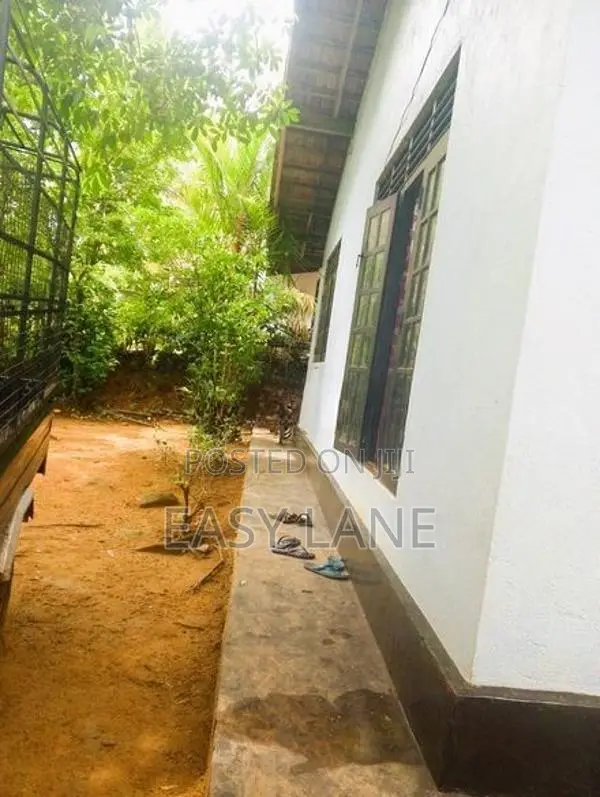 දොඩංගොඩ, කළුතර අධිවේගී පිවිසුමට ආසන්නයෙ අංගසම්පූර්ණ නිවස