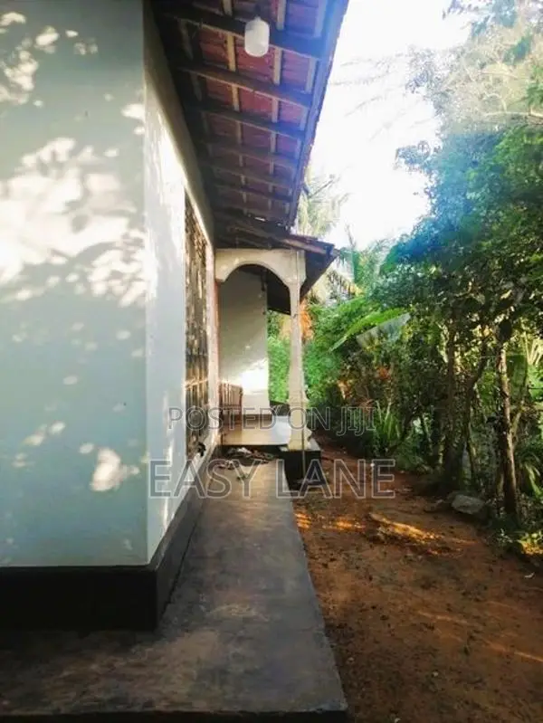 දොඩංගොඩ, කළුතර අධිවේගී පිවිසුමට ආසන්නයෙ අංගසම්පූර්ණ නිවස